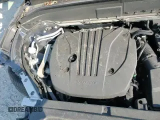 ✅ 2023 Volvo XC90 Core • VIN: YV4L12PV5P1933384 • Lot: 65220675. Wystawiony na Copart z przebiegiem 19 219 mil. Bezpłatny archiwum sprzedaży aukcyjnych z USA i szczegółowy raport historii pojazdu na DreamBid. Zdjęcie 15.