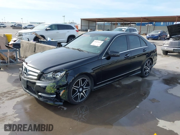 ✅ 2013 Mercedes-Benz C 300 Sport • VIN: WDDGF8AB5DA836565 • Lot: 44459157. Wystawiony na IAAI z przebiegiem 71 596 mil. Bezpłatny archiwum sprzedaży aukcyjnych z USA i szczegółowy raport historii pojazdu na DreamBid. Zdjęcie 2.