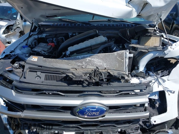 ✅ 2024 Ford Expedition Max XLT • VIN: 1FMJK1H86REA89860 • Lot: 42956526. Wystawiony na IAAI z przebiegiem 10 244 mil. Bezpłatny archiwum sprzedaży aukcyjnych z USA i szczegółowy raport historii pojazdu na DreamBid. Zdjęcie 10.