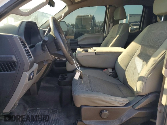✅ 2019 Ford F-350 XLT • VIN: 1FD8X3A69KEF18872 • Lot: 74480525. Wystawiony na Copart z przebiegiem 121 190 mil. Bezpłatny archiwum sprzedaży aukcyjnych z USA i szczegółowy raport historii pojazdu na DreamBid. Zdjęcie 7.