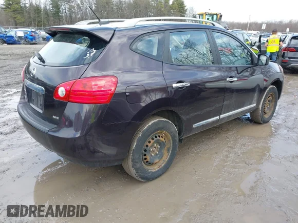 ✅ 2015 Nissan Rogue S • VIN: JN8AS5MV0FW251953 • Lot: 44585504. Wystawiony na IAAI z przebiegiem 84 491 mil. Bezpłatny archiwum sprzedaży aukcyjnych z USA i szczegółowy raport historii pojazdu na DreamBid. Zdjęcie 4.