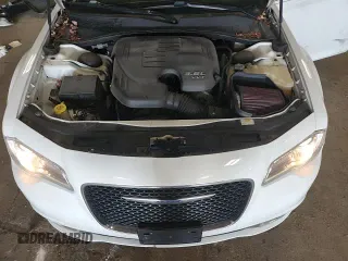 ✅ 2018 Chrysler 300 Touring • VIN: 2C3CCARG1JH292236 • Lot: 90951245. Listed on Copart with 106,477 mi. Free auction sales archive from the USA and detailed vehicle history report at DreamBid. Image 16.