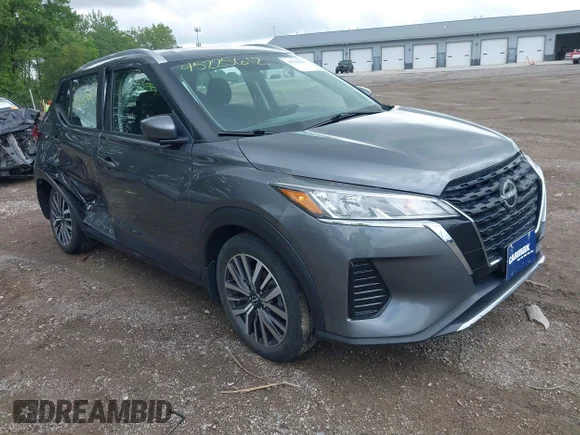 ✅ 2022 Nissan Kicks SV • VIN: 3N1CP5CV3NL525595 • Lot: 45225612. Wystawiony na IAAI z przebiegiem 33 276 mil. Bezpłatny archiwum sprzedaży aukcyjnych z USA i szczegółowy raport historii pojazdu na DreamBid. Zdjęcie 1.