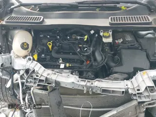 ✅ 2019 Ford Escape SE • VIN: 1FMCU9GDXKUC43174 • Lot: 43437748. Wystawiony na IAAI z przebiegiem 72 746 mil. Bezpłatny archiwum sprzedaży aukcyjnych z USA i szczegółowy raport historii pojazdu na DreamBid. Zdjęcie 20.