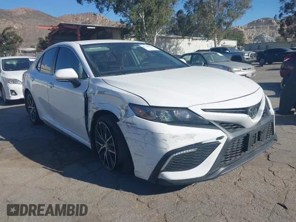 ✅ 2024 Toyota Camry SE • VIN: 4T1T11AKXRU902575 • Лот: 45140333. Опубликован ранее на IAAI с пробегом 32 616 миль. Бесплатный доступ к архиву аукционных продаж из США и подробный отчёт об истории автомобиля на DreamBid. Изображение 1.