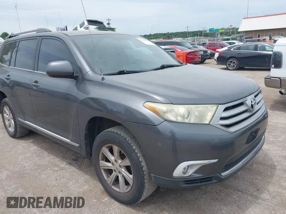 ✅ 2011 Toyota Highlander SE • VIN: 5TDZA3EH7BS014515 • Лот: 45256046. Опубліковано раніше на IAAI з пробігом 211 219 миль. Безкоштовний доступ до архіву аукціонних продажів зі США та докладний звіт про історію автомобіля на DreamBid. Зображення 1.