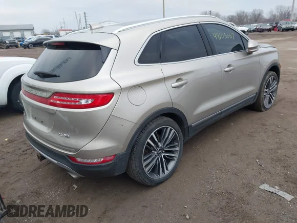 ✅ 2015 Lincoln MKC • VIN: 5LMTJ2AH6FUJ38274 • Lot: 44105067. Wystawiony na IAAI z przebiegiem 130 564 mil. Bezpłatny archiwum sprzedaży aukcyjnych z USA i szczegółowy raport historii pojazdu na DreamBid. Zdjęcie 4.