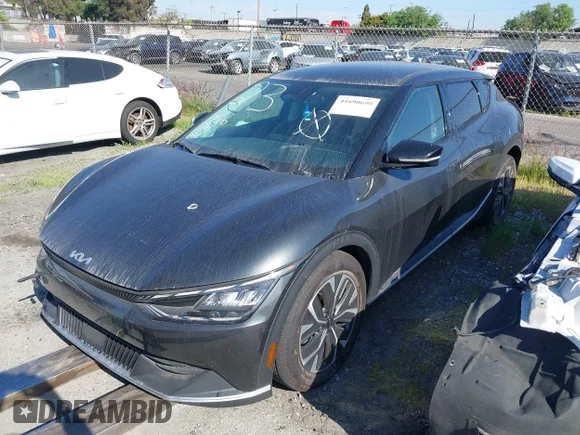 ✅ 2024 Kia EV6 Wind • VIN: KNDC34LA4R5620060 • Лот: 41690690. Опубліковано раніше на IAAI з пробігом 5 348 миль. Безкоштовний доступ до архіву аукціонних продажів зі США та докладний звіт про історію автомобіля на DreamBid. Зображення 2.