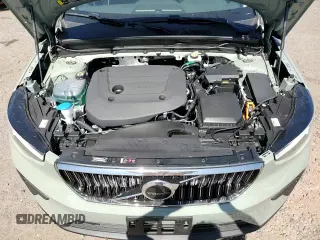 ✅ 2025 Volvo XC40 Core Bright Theme • VIN: YV4L12UJ2S2599951 • Lot: 63327195. Listed on Copart with 139 mi. Free auction sales archive from the USA and detailed vehicle history report at DreamBid. Image 14.