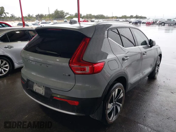 ✅ 2024 Volvo XC40 Ultimate Bright Theme • VIN: YV4L12UFXR2348830 • Lot: 41524099. Wystawiony na IAAI z przebiegiem 26 374 mil. Bezpłatny archiwum sprzedaży aukcyjnych z USA i szczegółowy raport historii pojazdu na DreamBid. Zdjęcie 4.