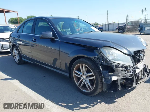 ✅ 2014 Mercedes-Benz C 250 Sport • VIN: WDDGF4HB4EG210244 • Лот: 45075003. Опубліковано раніше на IAAI з пробігом 149 468 миль. Безкоштовний доступ до архіву аукціонних продажів зі США та докладний звіт про історію автомобіля на DreamBid. Зображення 1.