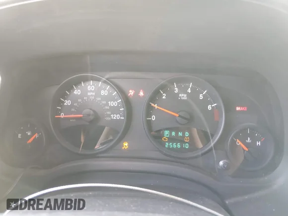 ✅ 2010 Jeep Patriot Latitude • VIN: 1J4NT1GA4AD625507 • Lot: 44695889. Wystawiony na IAAI z przebiegiem 256 610 mil. Bezpłatny archiwum sprzedaży aukcyjnych z USA i szczegółowy raport historii pojazdu na DreamBid. Zdjęcie 7.