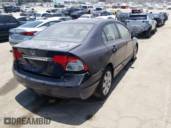 ✅ 2010 Honda Civic LX • VIN: 2HGFA1F59AH582839 • Lot: 45255431. Wystawiony na IAAI z przebiegiem 105 694 mil. Bezpłatny archiwum sprzedaży aukcyjnych z USA i szczegółowy raport historii pojazdu na DreamBid. Zdjęcie 4.