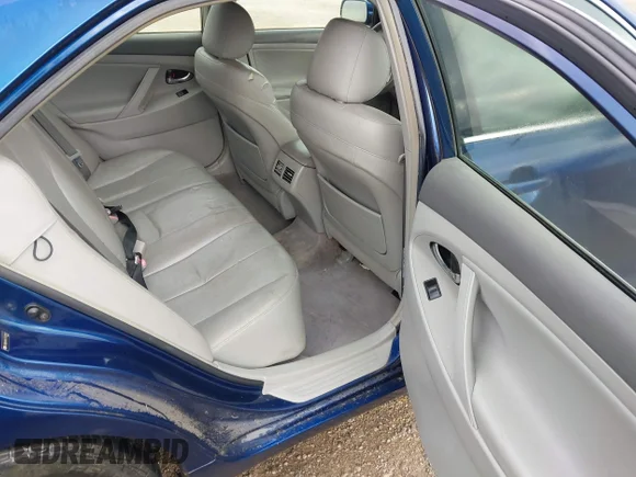 ✅ 2007 Toyota Camry • VIN: JTNBB46K873028412 • Lot: 44525093. Wystawiony na IAAI z przebiegiem 254 478 mil. Bezpłatny archiwum sprzedaży aukcyjnych z USA i szczegółowy raport historii pojazdu na DreamBid. Zdjęcie 8.