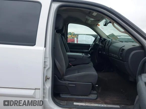✅ 2009 Chevrolet Silverado 1500 LT • VIN: 3GCEC23079G271456 • Lot: 45049357. Wystawiony na IAAI z przebiegiem 221 694 mil. Bezpłatny archiwum sprzedaży aukcyjnych z USA i szczegółowy raport historii pojazdu na DreamBid. Zdjęcie 5.