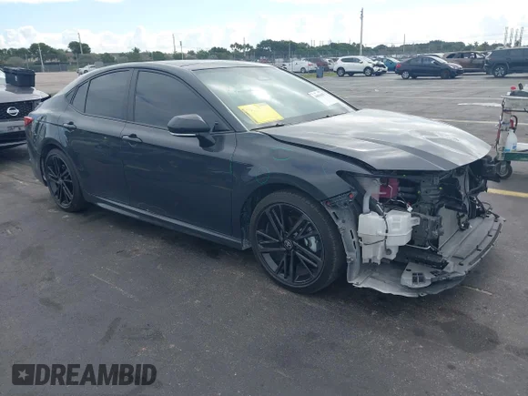 ✅ 2025 Toyota Camry XLE • VIN: 4T1DAACK7SU093236 • Лот: 44061605. Опубликован ранее на IAAI с пробегом 17 671 миль. Бесплатный доступ к архиву аукционных продаж из США и подробный отчёт об истории автомобиля на DreamBid. Изображение 1.
