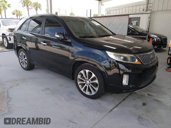 ✅ 2015 Kia Sorento SX Limited • VIN: 5XYKW4A74FG611355 • Lot: 45226371. Wystawiony na IAAI z przebiegiem 118 510 mil. Bezpłatny archiwum sprzedaży aukcyjnych z USA i szczegółowy raport historii pojazdu na DreamBid. Zdjęcie 1.