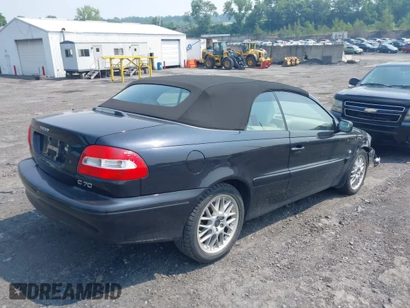 ✅ 2004 Volvo C70 • VIN: YV1NC62D54J047762 • Лот: 42890196. Опубліковано раніше на IAAI з пробігом 101 654 миль. Безкоштовний доступ до архіву аукціонних продажів зі США та докладний звіт про історію автомобіля на DreamBid. Зображення 4.