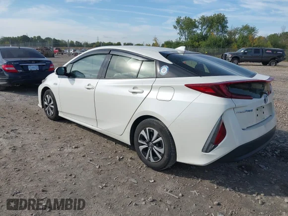 ✅ 2018 Toyota Prius Plus • VIN: JTDKARFP9J3083961 • Lot: 43327413. Wystawiony na IAAI z przebiegiem 239 511 mil. Bezpłatny archiwum sprzedaży aukcyjnych z USA i szczegółowy raport historii pojazdu na DreamBid. Zdjęcie 3.