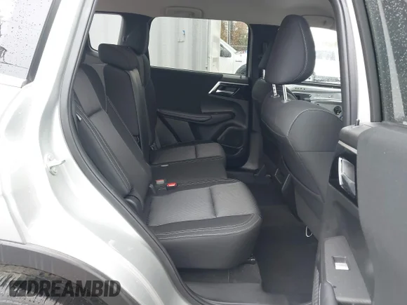 ✅ 2024 Mitsubishi Outlander ES • VIN: JA4J3UA82RZ035164 • Lot: 43558399. Wystawiony na IAAI z przebiegiem 19 795 mil. Bezpłatny archiwum sprzedaży aukcyjnych z USA i szczegółowy raport historii pojazdu na DreamBid. Zdjęcie 8.