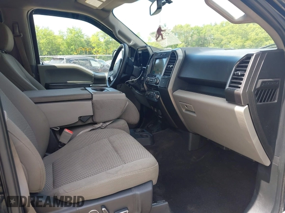 ✅ 2018 Ford F-150 XLT • VIN: 1FTEW1EP9JFC59018 • Lot: 45219996. Wystawiony na IAAI z przebiegiem 125 882 mil. Bezpłatny archiwum sprzedaży aukcyjnych z USA i szczegółowy raport historii pojazdu na DreamBid. Zdjęcie 5.