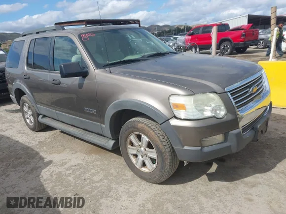✅ 2006 Ford Explorer XLT • VIN: 1FMEU73E96UB45061 • Лот: 44999376. Опубліковано раніше на IAAI з пробігом 237 968 миль. Безкоштовний доступ до архіву аукціонних продажів зі США та докладний звіт про історію автомобіля на DreamBid. Зображення 1.