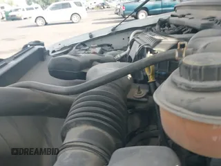 ✅ 2005 Ford F-250 XL • VIN: 1FTNF20525EB74898 • Lot: 42775987. Wystawiony na IAAI z przebiegiem 171 163 mil. Bezpłatny archiwum sprzedaży aukcyjnych z USA i szczegółowy raport historii pojazdu na DreamBid. Zdjęcie 19.