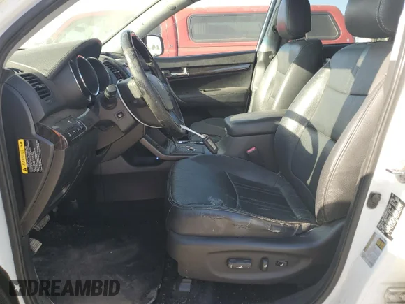 ✅ 2013 Kia Sorento SX • VIN: 5XYKWDA23DG388579 • Лот: 71825274. Опубликован ранее на Copart с пробегом 250 944 миль. Бесплатный доступ к архиву аукционных продаж из США и подробный отчёт об истории автомобиля на DreamBid. Изображение 7.