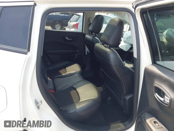 ✅ 2020 Jeep Compass Altitude • VIN: 3C4NJCBB2LT205958 • Лот: 42389135. Опубліковано раніше на IAAI з пробігом 60 000 миль. Безкоштовний доступ до архіву аукціонних продажів зі США та докладний звіт про історію автомобіля на DreamBid. Зображення 8.