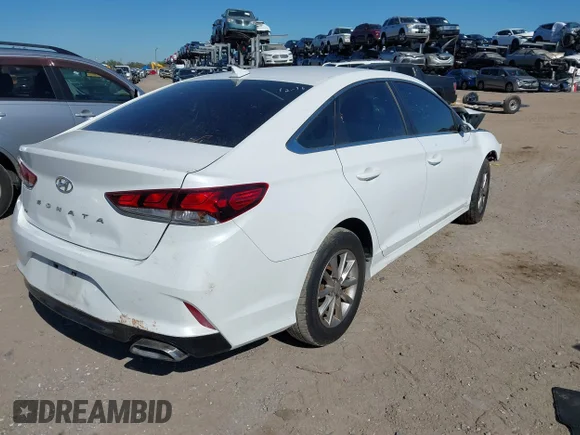 ✅ 2018 Hyundai Sonata SE • VIN: 5NPE24AF9JH677675 • Lot: 43168995. Wystawiony na IAAI z przebiegiem 71 593 mil. Bezpłatny archiwum sprzedaży aukcyjnych z USA i szczegółowy raport historii pojazdu na DreamBid. Zdjęcie 4.