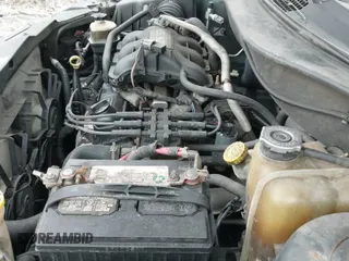 ✅ 2007 Chrysler Pacifica • VIN: 2A8GM48LX7R326101 • Lot: 43781781. Listed on IAAI with 181,157 mi. Free auction sales archive from the USA and detailed vehicle history report at DreamBid. Image 19.