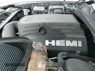 ✅ 2013 Dodge Challenger R/T • VIN: 2C3CDYBTXDH562338 • Lot: 41377124. Wystawiony na IAAI z przebiegiem 137 871 mil. Bezpłatny archiwum sprzedaży aukcyjnych z USA i szczegółowy raport historii pojazdu na DreamBid. Zdjęcie 19.