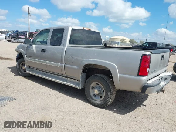 ✅ 2005 Chevrolet Silverado 2500HD Work Truck • VIN: 1GCHC29U95E152753 • Lot: 42816238. Wystawiony na IAAI z przebiegiem 164 489 mil. Bezpłatny archiwum sprzedaży aukcyjnych z USA i szczegółowy raport historii pojazdu na DreamBid. Zdjęcie 3.