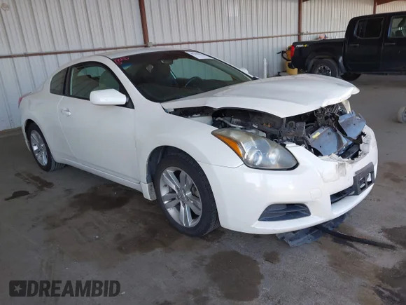 ✅ 2013 Nissan Altima S • VIN: 1N4AL2EP2DC904438 • Lot: 45262326. Wystawiony na IAAI z przebiegiem 181 820 mil. Bezpłatny archiwum sprzedaży aukcyjnych z USA i szczegółowy raport historii pojazdu na DreamBid. Zdjęcie 1.