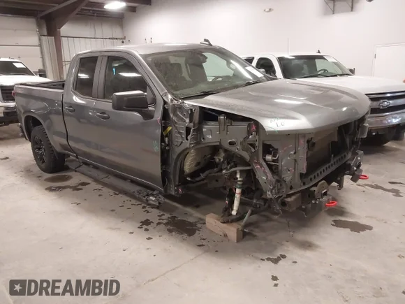 ✅ 2020 Chevrolet Silverado 1500 Custom Trail Boss • VIN: 1GCRYCEF6LZ176145 • Lot: 44595115. Listed on IAAI with 19,882 mi. Free auction sales archive from the USA and detailed vehicle history report at DreamBid. Image 1.