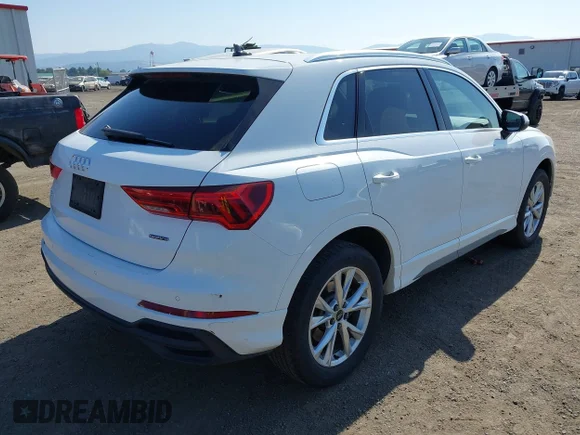 ✅ 2024 Audi Q3 S line Premium • VIN: WA1DECF32R1087861 • Lot: 43262053. Wystawiony na IAAI z przebiegiem 31 154 mil. Bezpłatny archiwum sprzedaży aukcyjnych z USA i szczegółowy raport historii pojazdu na DreamBid. Zdjęcie 4.