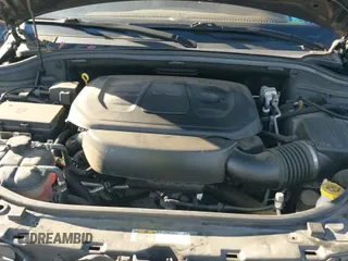 ✅ 2021 Jeep Grand Cherokee Summit • VIN: 1C4RJFJG4MC590131 • Lot: 43661355. Wystawiony na IAAI z przebiegiem 69 378 mil. Bezpłatny archiwum sprzedaży aukcyjnych z USA i szczegółowy raport historii pojazdu na DreamBid. Zdjęcie 20.