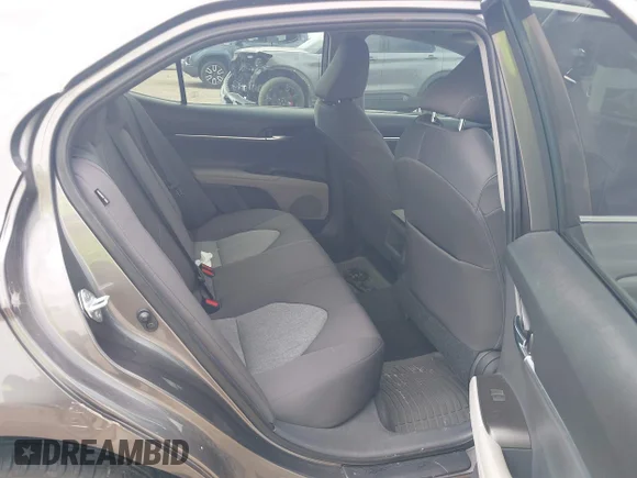✅ 2021 Toyota Camry LE • VIN: 4T1C11AK8MU565123 • Lot: 45083119. Wystawiony na IAAI z przebiegiem 152 652 mil. Bezpłatny archiwum sprzedaży aukcyjnych z USA i szczegółowy raport historii pojazdu na DreamBid. Zdjęcie 8.