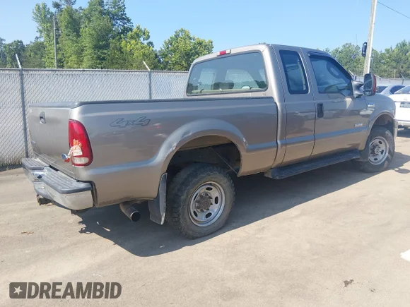 ✅ 2006 Ford F-250 XL • VIN: 1FTSX21P16EC18441 • Lot: 45231852. Listed on IAAI with 257,184 mi. Free auction sales archive from the USA and detailed vehicle history report at DreamBid. Image 4.
