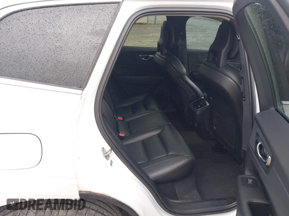 ✅ 2018 Volvo XC60 Inscription • VIN: LYVA22RL0JB117783 • Lot: 44218736. Wystawiony na IAAI z przebiegiem 89 789 mil. Bezpłatny archiwum sprzedaży aukcyjnych z USA i szczegółowy raport historii pojazdu na DreamBid. Zdjęcie 8.