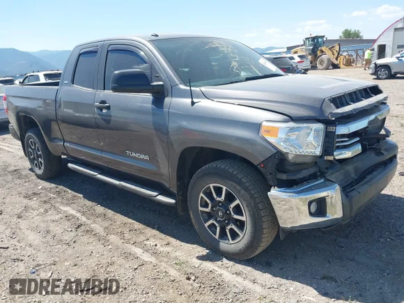 ✅ 2016 Toyota Tundra SR • VIN: 5TFUM5F1XGX065751 • Лот: 42455088. Опубліковано раніше на IAAI з пробігом 99 648 миль. Безкоштовний доступ до архіву аукціонних продажів зі США та докладний звіт про історію автомобіля на DreamBid. Зображення 1.