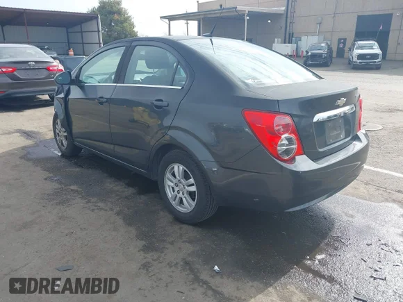 ✅ 2014 Chevrolet Sonic LT • VIN: 1G1JC5SH7E4199925 • Лот: 41559681. Опубліковано раніше на IAAI з пробігом 199 717 миль. Безкоштовний доступ до архіву аукціонних продажів зі США та докладний звіт про історію автомобіля на DreamBid. Зображення 3.