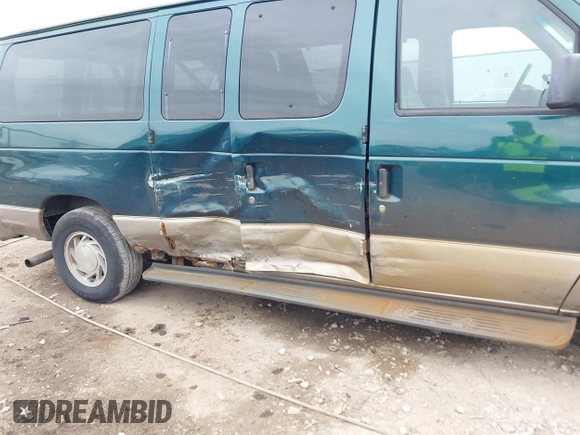 ✅ 2001 Ford Econoline Passenger XL • VIN: 1FMRE11L21HA56110 • Lot: 44963659. Wystawiony na IAAI z przebiegiem 172 010 mil. Bezpłatny archiwum sprzedaży aukcyjnych z USA i szczegółowy raport historii pojazdu na DreamBid. Zdjęcie 6.