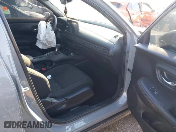 ✅ 2026 Honda HR-V Sport • VIN: 3CZRZ2H57TM747969 • Lot: 44382412. Wystawiony na IAAI z przebiegiem 2 356 mil. Bezpłatny archiwum sprzedaży aukcyjnych z USA i szczegółowy raport historii pojazdu na DreamBid. Zdjęcie 5.