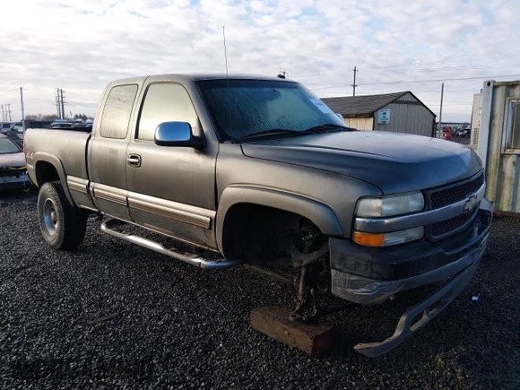 ✅ 2002 Chevrolet Silverado 2500HD LS • VIN: 1GCHK29U22E271081 • Lot: 44466064. Wystawiony na IAAI z przebiegiem 194 343 mil. Bezpłatny archiwum sprzedaży aukcyjnych z USA i szczegółowy raport historii pojazdu na DreamBid. Zdjęcie 1.