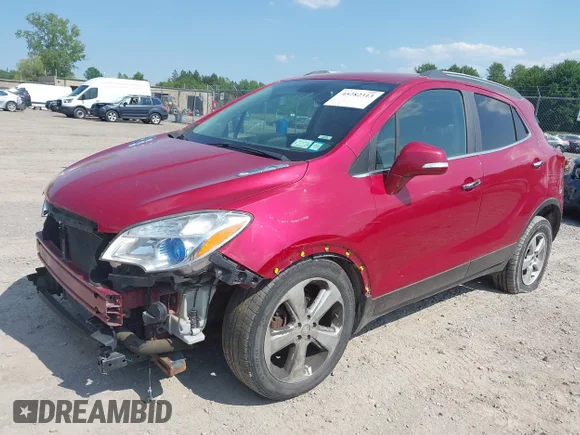 ✅ 2015 Buick Encore Convenience • VIN: KL4CJFSB7FB067617 • Lot: 45282313. Wystawiony na IAAI z przebiegiem 181 551 mil. Bezpłatny archiwum sprzedaży aukcyjnych z USA i szczegółowy raport historii pojazdu na DreamBid. Zdjęcie 2.