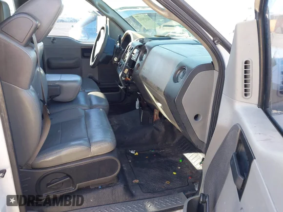 ✅ 2006 Ford F-150 XL • VIN: 1FTRF12W56NA99195 • Lot: 44339463. Wystawiony na IAAI z przebiegiem 281 281 mil. Bezpłatny archiwum sprzedaży aukcyjnych z USA i szczegółowy raport historii pojazdu na DreamBid. Zdjęcie 5.