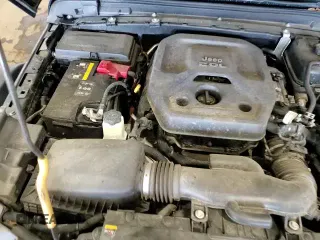 ✅ 2023 Jeep Wrangler Rubicon • VIN: 1C4JJXR6XPW557877 • Lot: 87001595. Wystawiony na Copart z przebiegiem 33 866 mil. Bezpłatny archiwum sprzedaży aukcyjnych z USA i szczegółowy raport historii pojazdu na DreamBid. Zdjęcie 15.