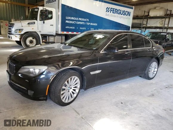 ✅ 2012 BMW 7 Series 750i xDrive • VIN: WBAKC6C56CC396851 • Lot: 64007085. Wystawiony na Copart z przebiegiem 149 218 mil. Bezpłatny archiwum sprzedaży aukcyjnych z USA i szczegółowy raport historii pojazdu na DreamBid. Zdjęcie 1.
