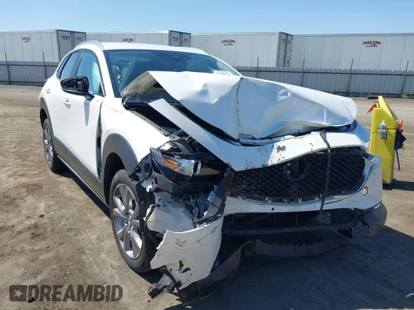 ✅ 2022 Mazda CX-30 S Select • VIN: 3MVDMBBL8NM426756 • Lot: 42588193. Wystawiony na IAAI z przebiegiem Nie podano. Bezpłatny archiwum sprzedaży aukcyjnych z USA i szczegółowy raport historii pojazdu na DreamBid. Zdjęcie 1.
